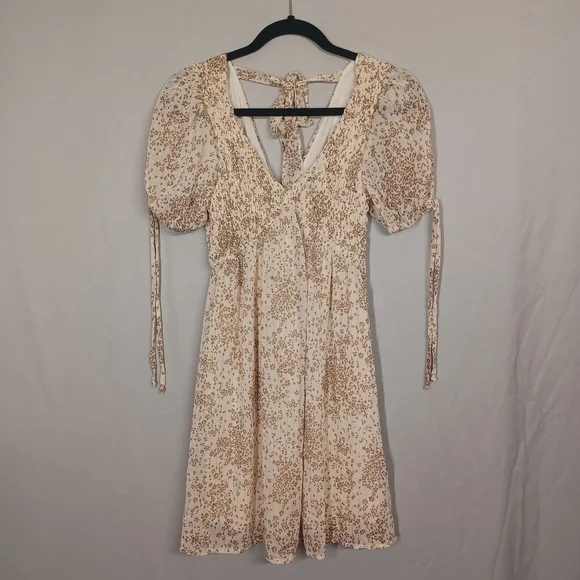SIENNA SKY Floral Dress Gold Print Smocked Short Sleeve A Line Mini Cream Dress - Picture 4 of 10